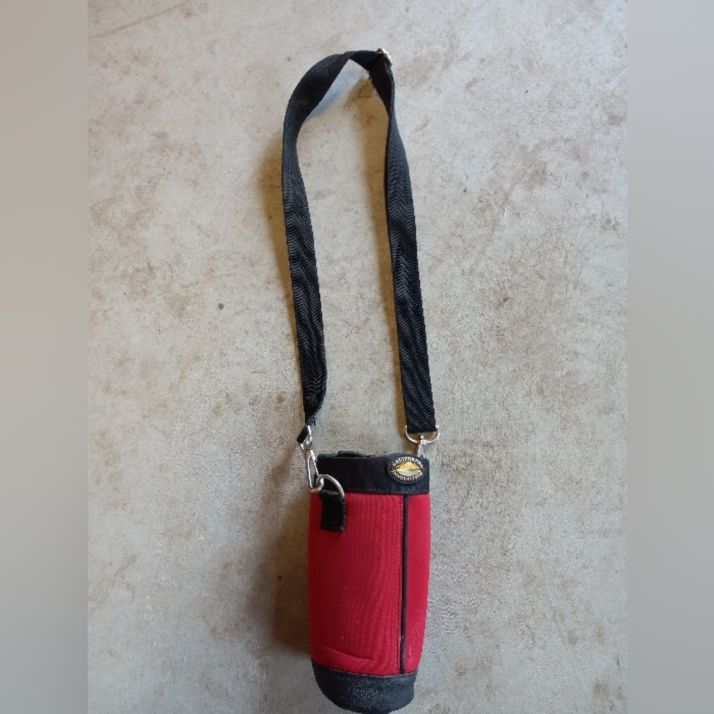 Saddle horn water bottle holder